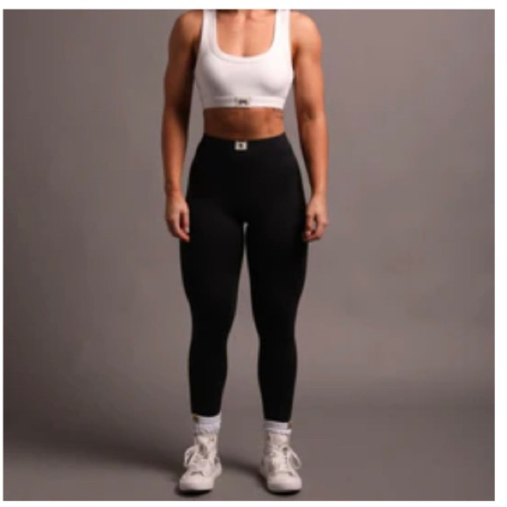 New Without Tag She Wolf Patch Airport Leggings.